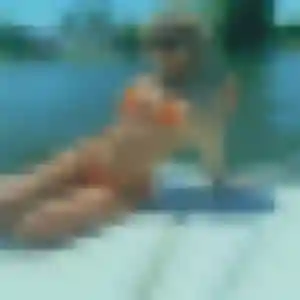 Nawal, 40 ans, connectée à Saint-Martin-du-Mont pour une rencontre coquine
