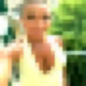 Hanane, fille de 22 ans cherche beurette à Saint-Michel-sur-Rhône
