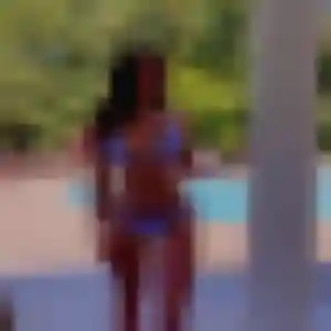 Charmante Dina, 30 ans à Saint-Nicolas-de-Bourgueil - voir sa photo