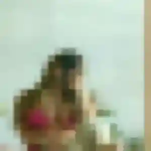 Rejoins Lina, 27 ans à Saint-Palais-sur-Mer en t'inscrivant