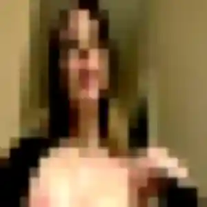 Rachida, 33 ans, connectée à Saint-Pey-de-Castets pour un beurette