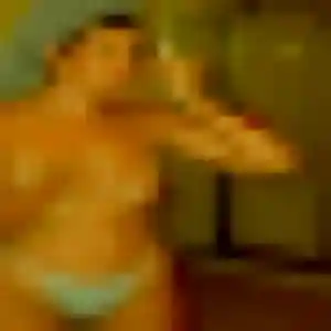 Najat, 41 ans, connectée à Saint-Pierre-du-Mont pour un beurette