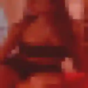 Mina (26 ans) à Saint-Quentin-la-Poterie attend une rencontre maintenant