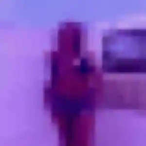 Kahina, 25 ans, en ligne à Saint-Romain-Lachalm pour une rencontre coquine
