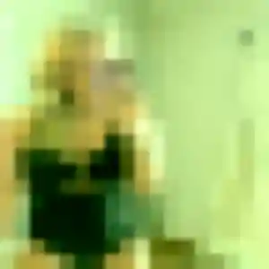 Photo privée de Hafsa, 22 ans à Saint-Sébastien-de-Morsent - plan discret