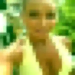 Photo privée de Maroua, 29 ans à Saint-Sébastien-de-Morsent - rencontre coquine