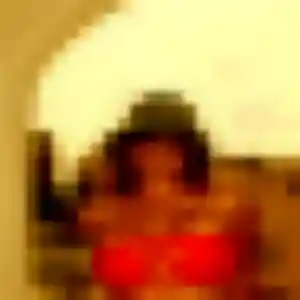 Kawtar, femme de 26 ans cherche beurette à Saint-Sulpice-les-Feuilles