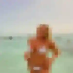 Photo exclusive de Alya, 22 ans à Saint-Symphorien - plan discret