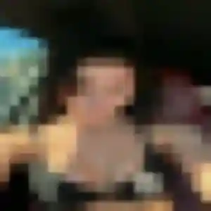 Sanaa, 29 ans, connectée à Saint-Vincent-de-Connezac pour une rencontre coquine