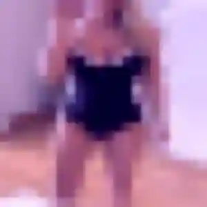 Tinhinane (22 ans) à Sainte-Bazeille cherche un beurette maintenant