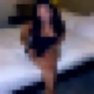 Farah (36 ans) à Sainte-Geneviève-lès-Gasny cherche une rencontre ce soir