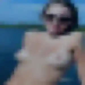 Rencontre Nesrine, 28 ans à Sainte-Marie-la-Mer en privé