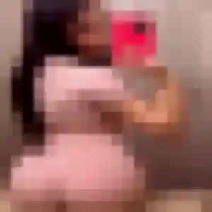 Noura, fille de 30 ans cherche beurette à Sampigny