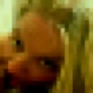 Sana, 23 ans, connectée à Saramon pour une rencontre coquine