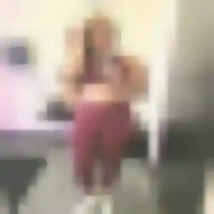 Charmante Zara, 35 ans à Sarlat-la-Canéda - voir sa photo