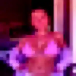 Latifa, femme de 26 ans propose beurette à Sassenage