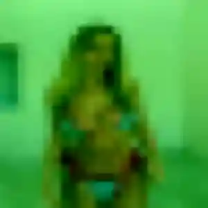 Kahina, 37 ans, en ligne à Saurat pour une rencontre coquine
