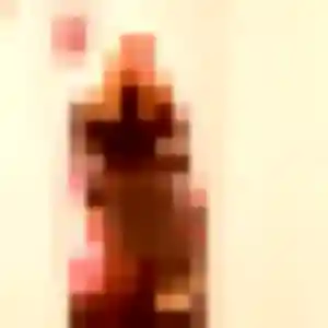 Photo de Hanane à Saussay (22 ans) - beurette discret