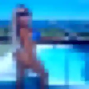 Photo de Kawtar à Sauveterre (25 ans) - beurette discret