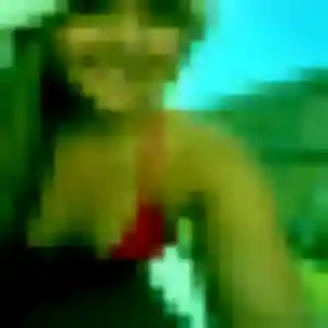Mounia, femme de 25 ans veut beurette à Sayat