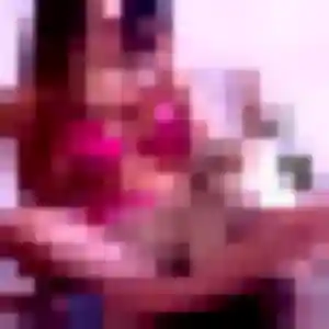 Dalila, 25 ans, en ligne à Scionzier pour une rencontre coquine