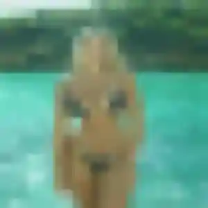 Amel (36 ans) à Senozan attend une rencontre ce soir