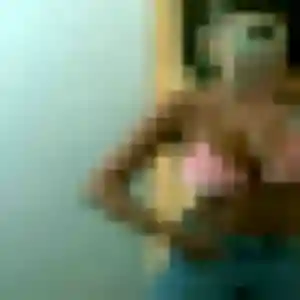 Sirine, femme de 40 ans cherche beurette à Tréguidel