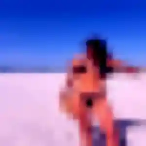 Farah, 22 ans, en ligne à Tresserre pour une rencontre coquine