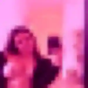 Lina, 27 ans, en ligne à Trévron pour une rencontre coquine