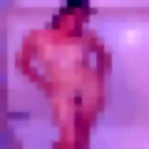 Photo de Mina à Vailhauquès (25 ans) - beurette anonyme