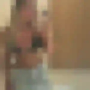 Farah, femme de 40 ans cherche beurette à Valençay