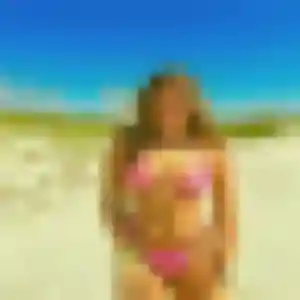 Nissa, 22 ans, en ligne à Valence pour un beurette