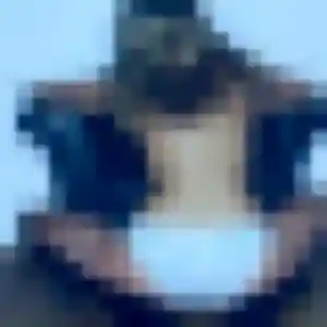 Photo de Amina à Veaugues (24 ans) - beurette discret