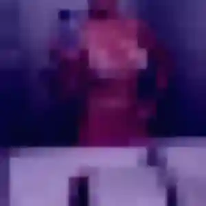 Contacte Nadia, 26 ans à Venasque en privé