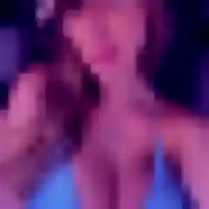 Loubna, 29 ans, en ligne à Verchaix pour une rencontre coquine