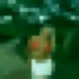Photo de Emna à Vernon (38 ans) - beurette discret