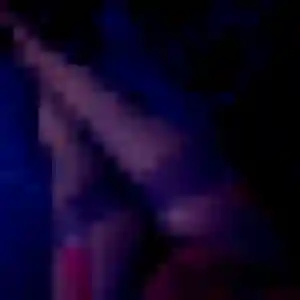 Ilham, fille de 28 ans veut beurette à Vézelois