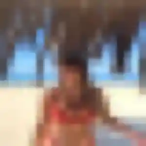 Charmante Dina, 22 ans à Vianne - la contacter