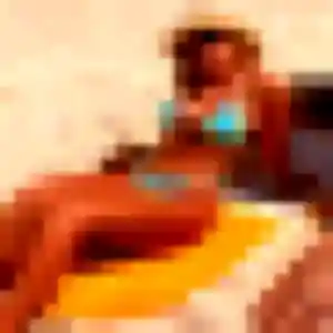 Sexy Naila, 34 ans à Ville-sur-Jarnioux - voir sa photo