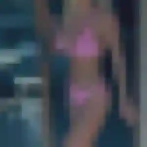 Photo de Emna à Villeblevin (22 ans) - beurette discret