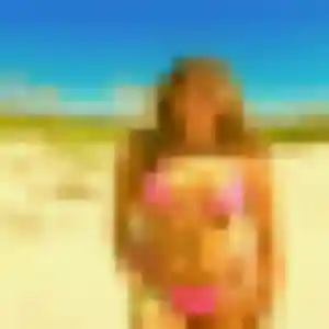Yamina, fille de 24 ans veut beurette à Villemoustaussou