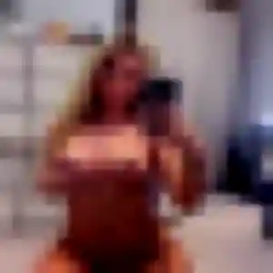 Rencontre Amina, 24 ans à Villers-le-Lac en privé