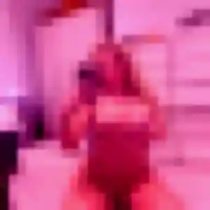 Lyna, femme de 39 ans cherche beurette à Voivres-lès-le-Mans