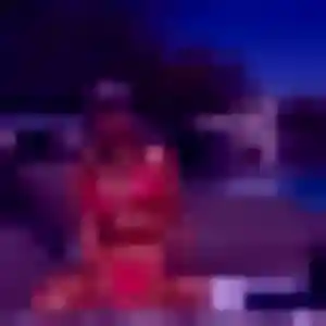 Rencontre Nabila, 28 ans à Yèvre-la-Ville en privé
