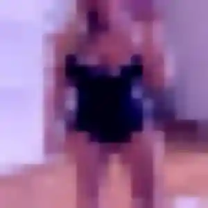 Tinhinane, 25 ans, en ligne à Yzeure pour une rencontre coquine